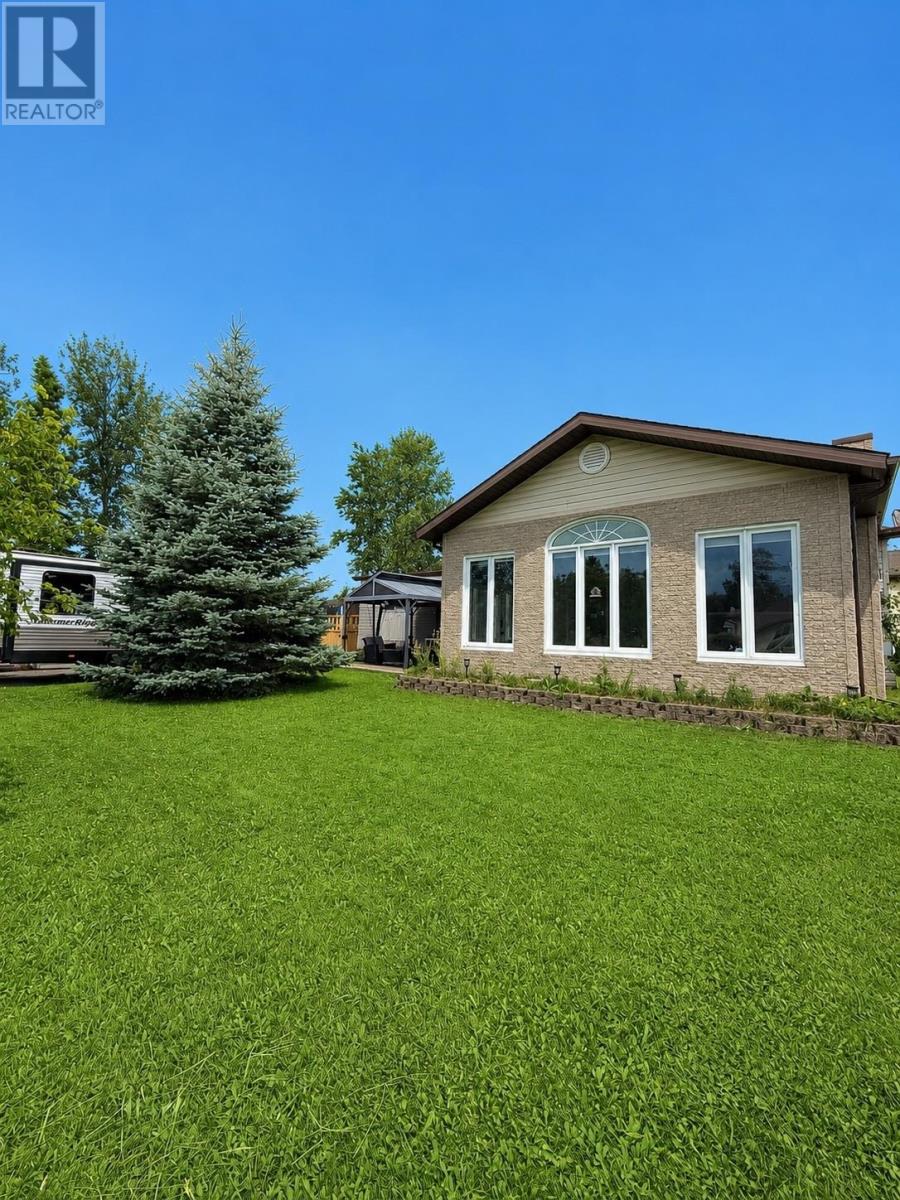 109 Clarke AVE, Geraldton, Ontario