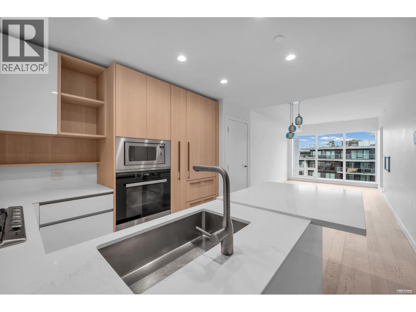 904 6811 Pearson Way, Richmond, British Columbia  V7C 0E7 - Photo 2 - R3123869