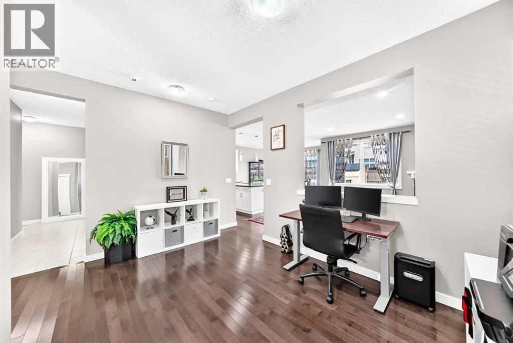 56 Evansborough Green NW, Calgary, Alberta  T3P 0H1 - Photo 4 - A2333733