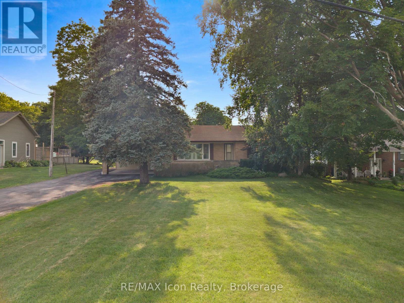 1645 KING STREET N, Woolwich, Ontario