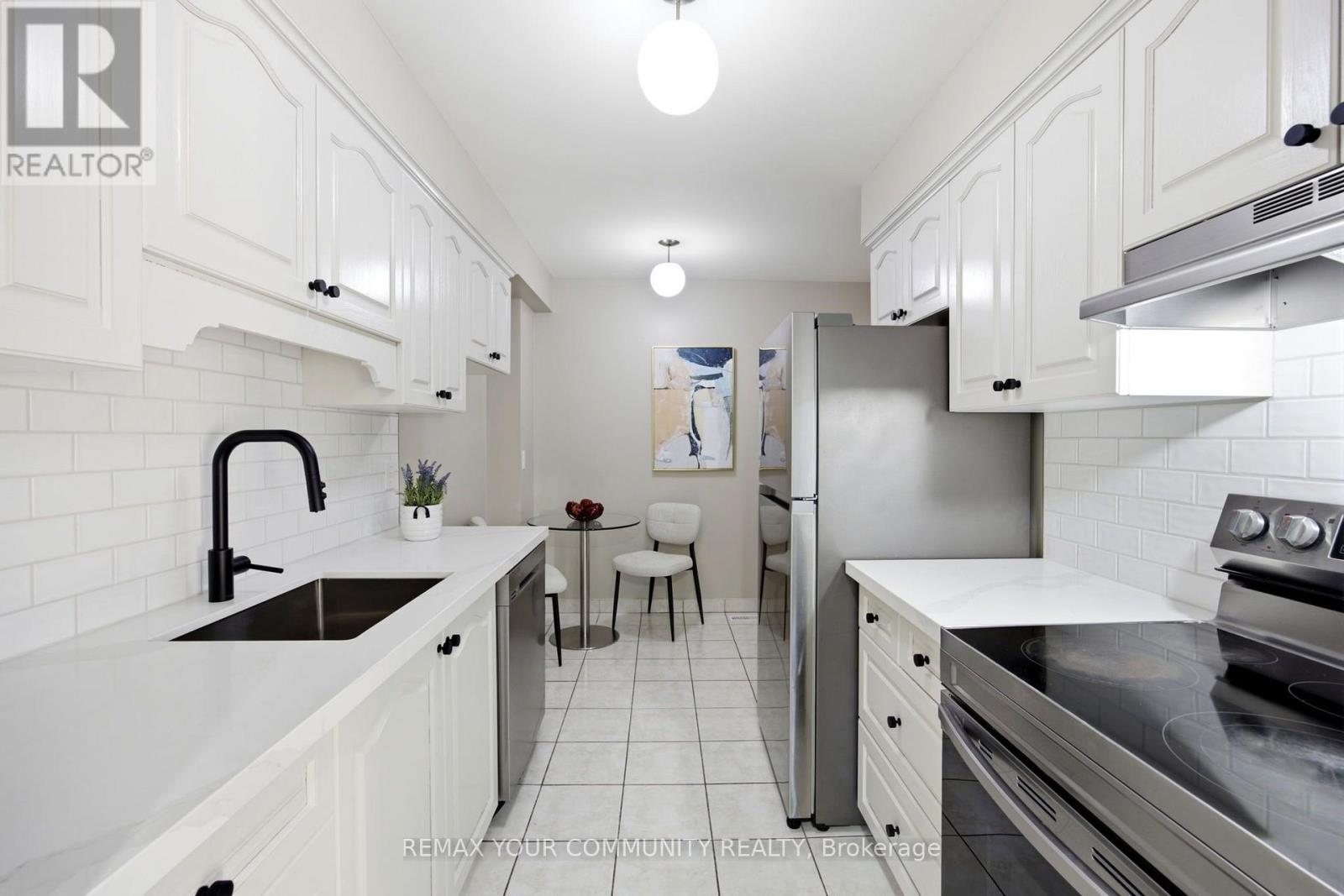 80 Dundalk Drive, Toronto, Ontario  L6S 3J5 - Photo 13 - E13641848