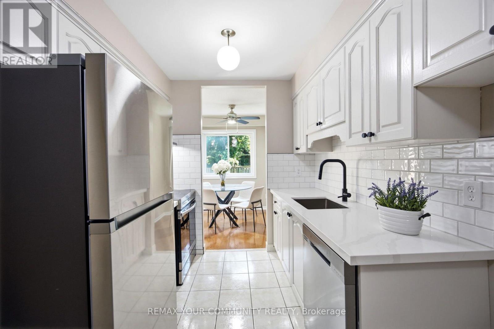80 Dundalk Drive, Toronto, Ontario  L6S 3J5 - Photo 15 - E13641848