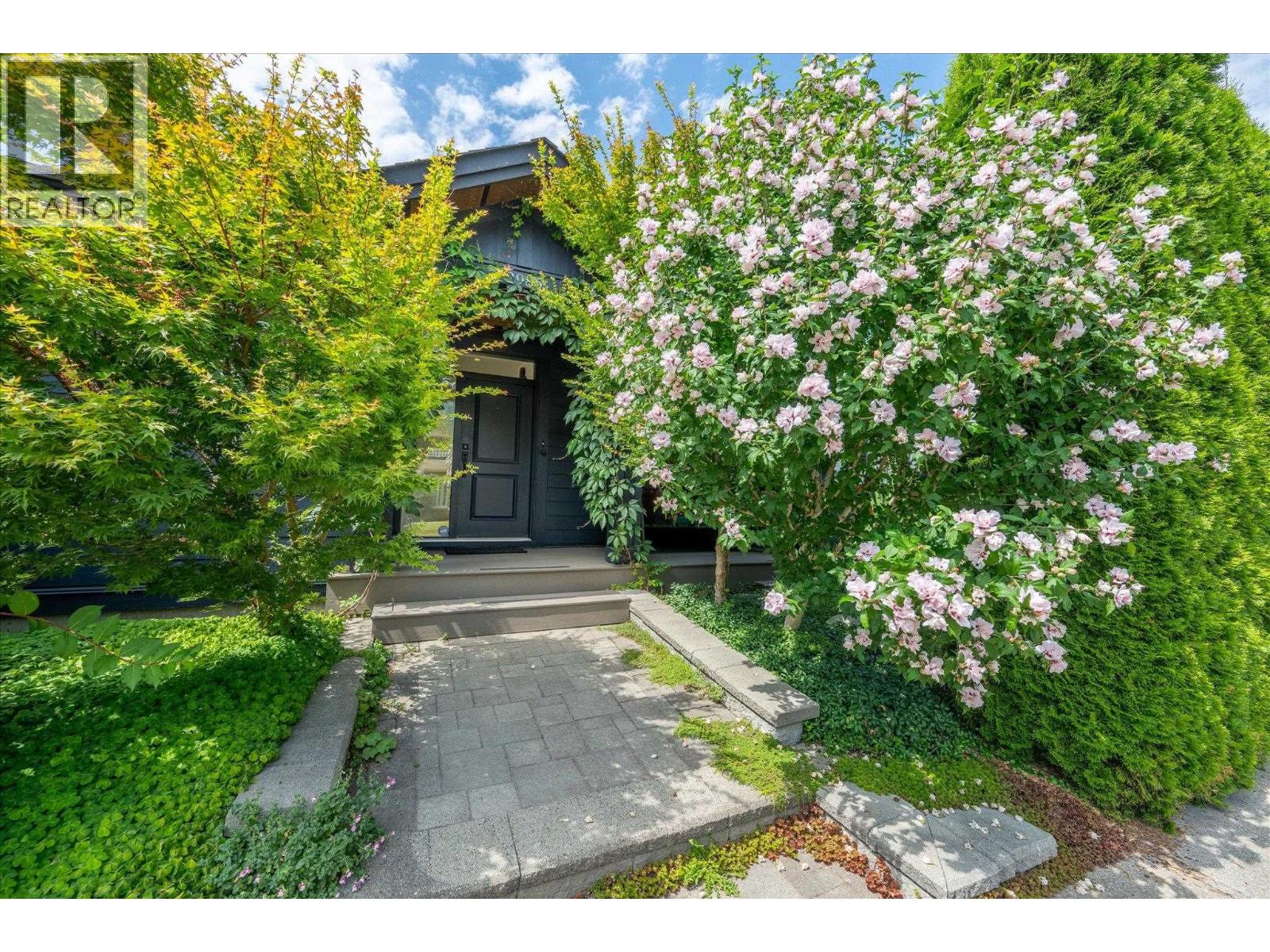 2985 Strangway Place, Squamish, British Columbia V8B 0P8 - Photo 2 - R3149187