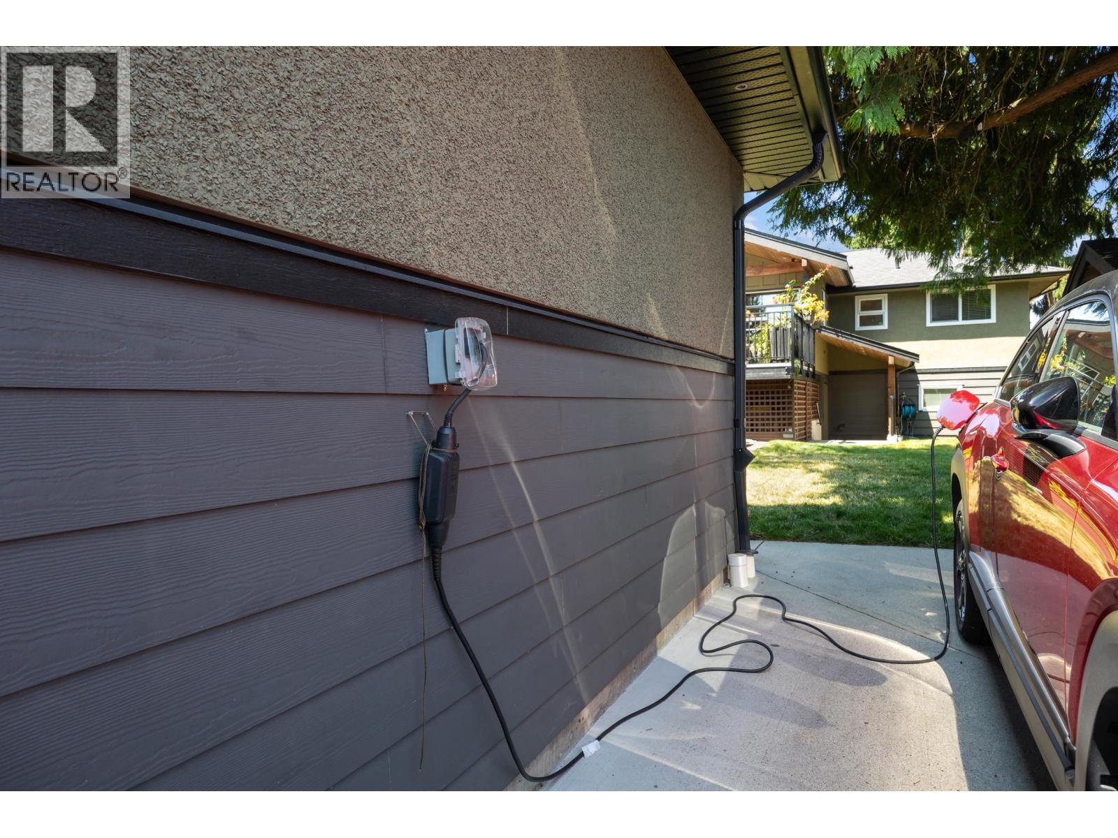 8236 17th Avenue, Burnaby, British Columbia  V3N 1M8 - Photo 39 - R3152347