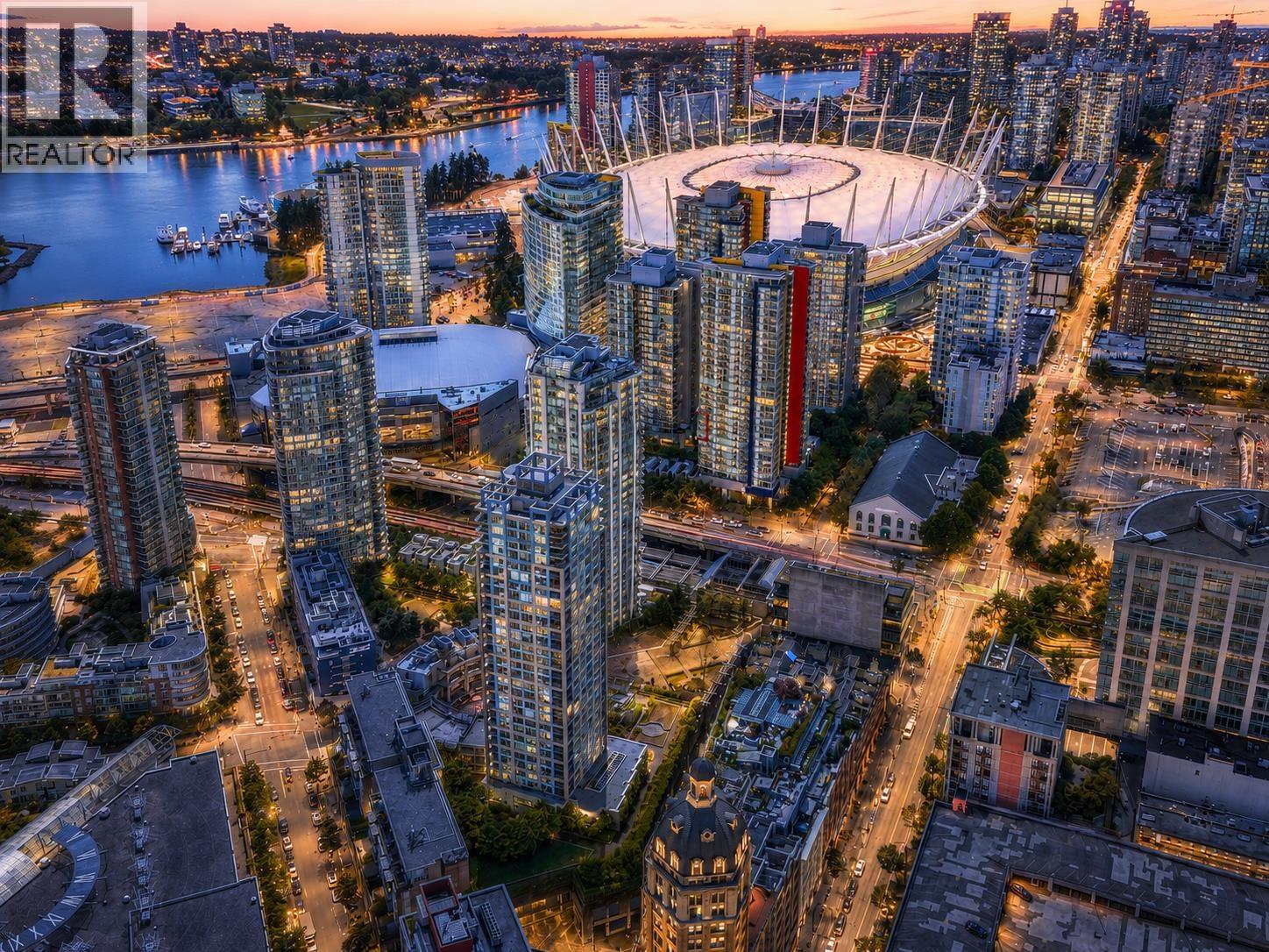 602 183 KEEFER PLACE, Vancouver, British Columbia