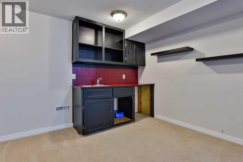 96 Oxford Road W, Lethbridge, Alberta  T1K 4V4 - Photo 25 - A2318982