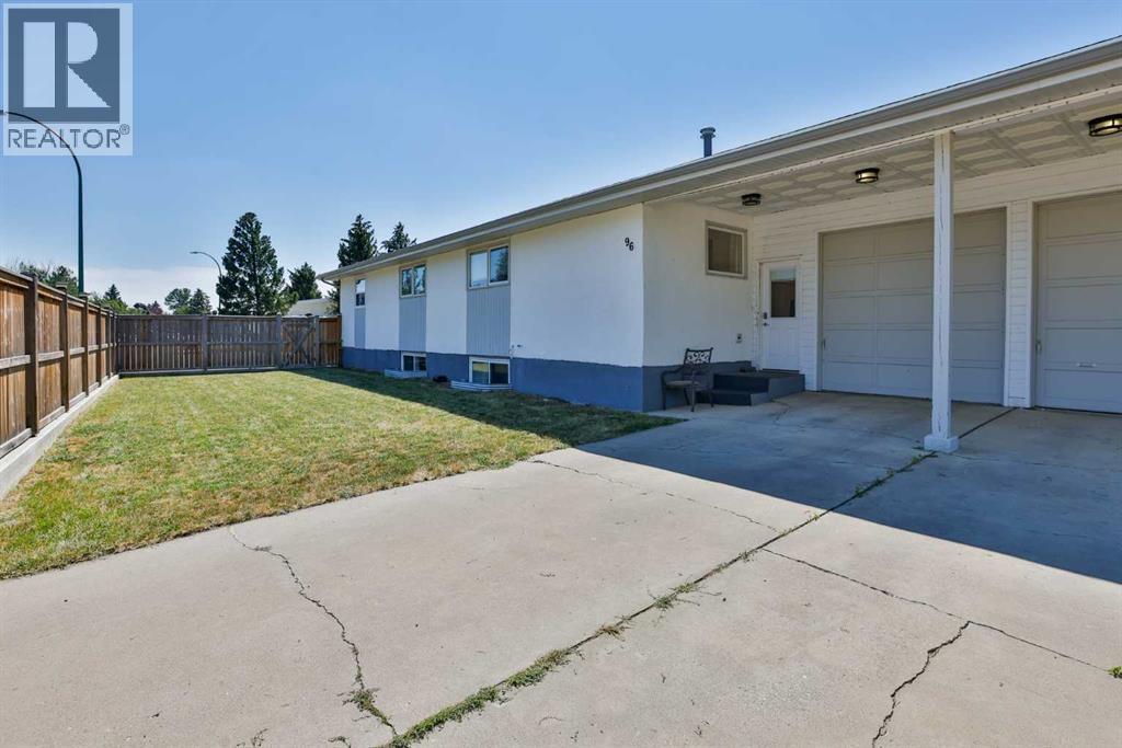 96 Oxford Road W, Lethbridge, Alberta  T1K 4V4 - Photo 48 - A2318982