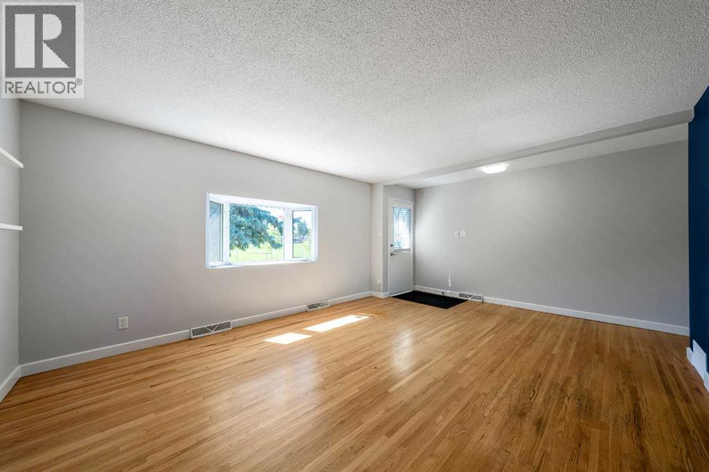 629 Agate Crescent SE, Calgary, Alberta  T2J 0Z4 - Photo 9 - A2327161