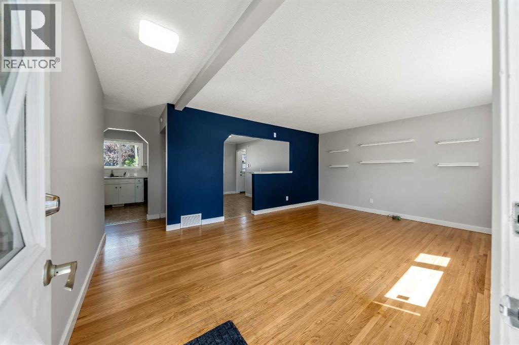 629 Agate Crescent SE, Calgary, Alberta  T2J 0Z4 - Photo 5 - A2327161