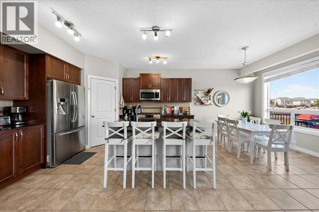 251 Hillcrest Circle SW, Airdrie, Alberta  T4B 0Y6 - Photo 7 - A2332329