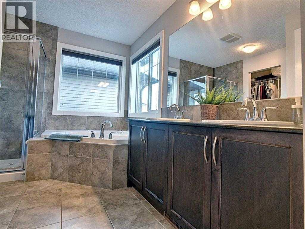 251 Hillcrest Circle SW, Airdrie, Alberta  T4B 0Y6 - Photo 16 - A2332329