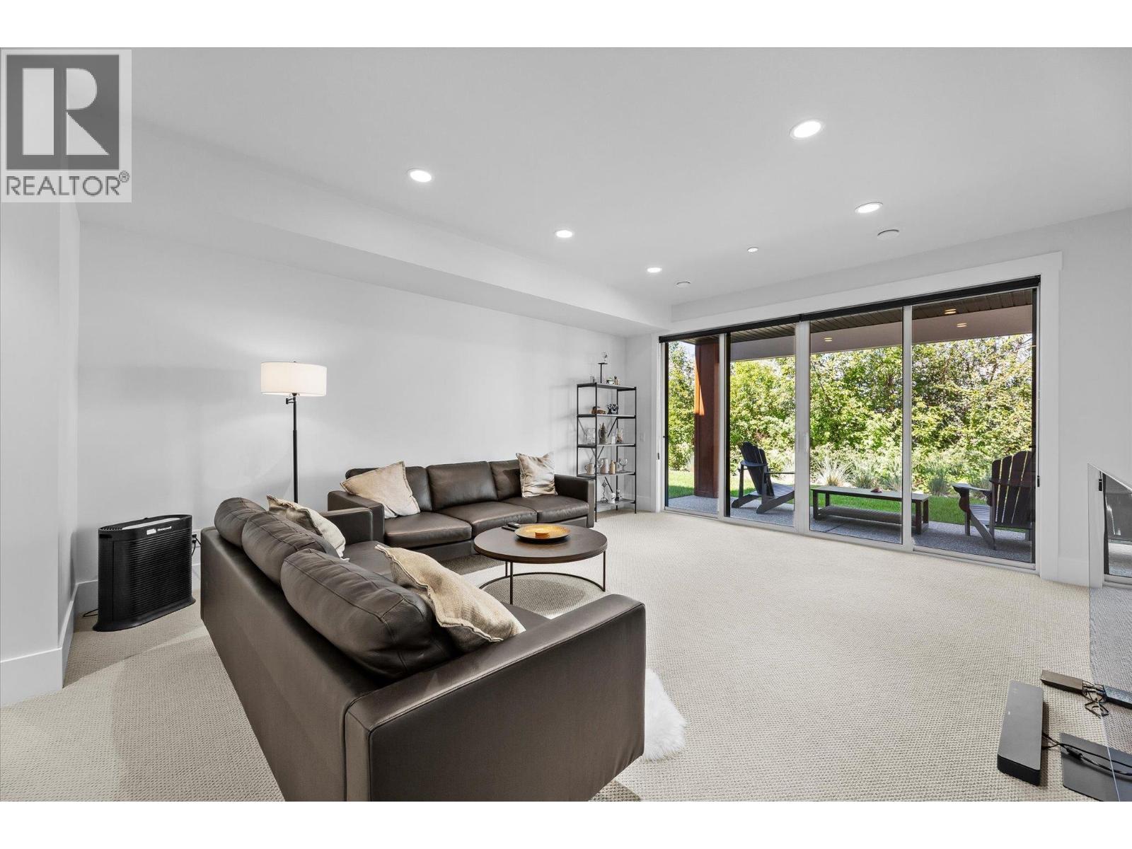 185 Diamond Way, Vernon, British Columbia  V1H 0A2 - Photo 32 - 10396877