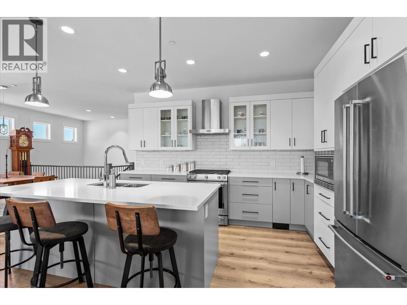 185 Diamond Way, Vernon, British Columbia  V1H 0A2 - Photo 6 - 10396877