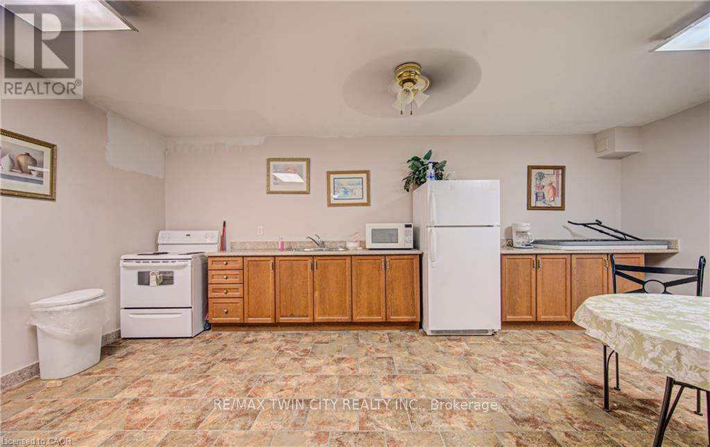 202 - 793 Colborne Street, Brantford, Ontario  N3S 7J3 - Photo 25 - X12939138