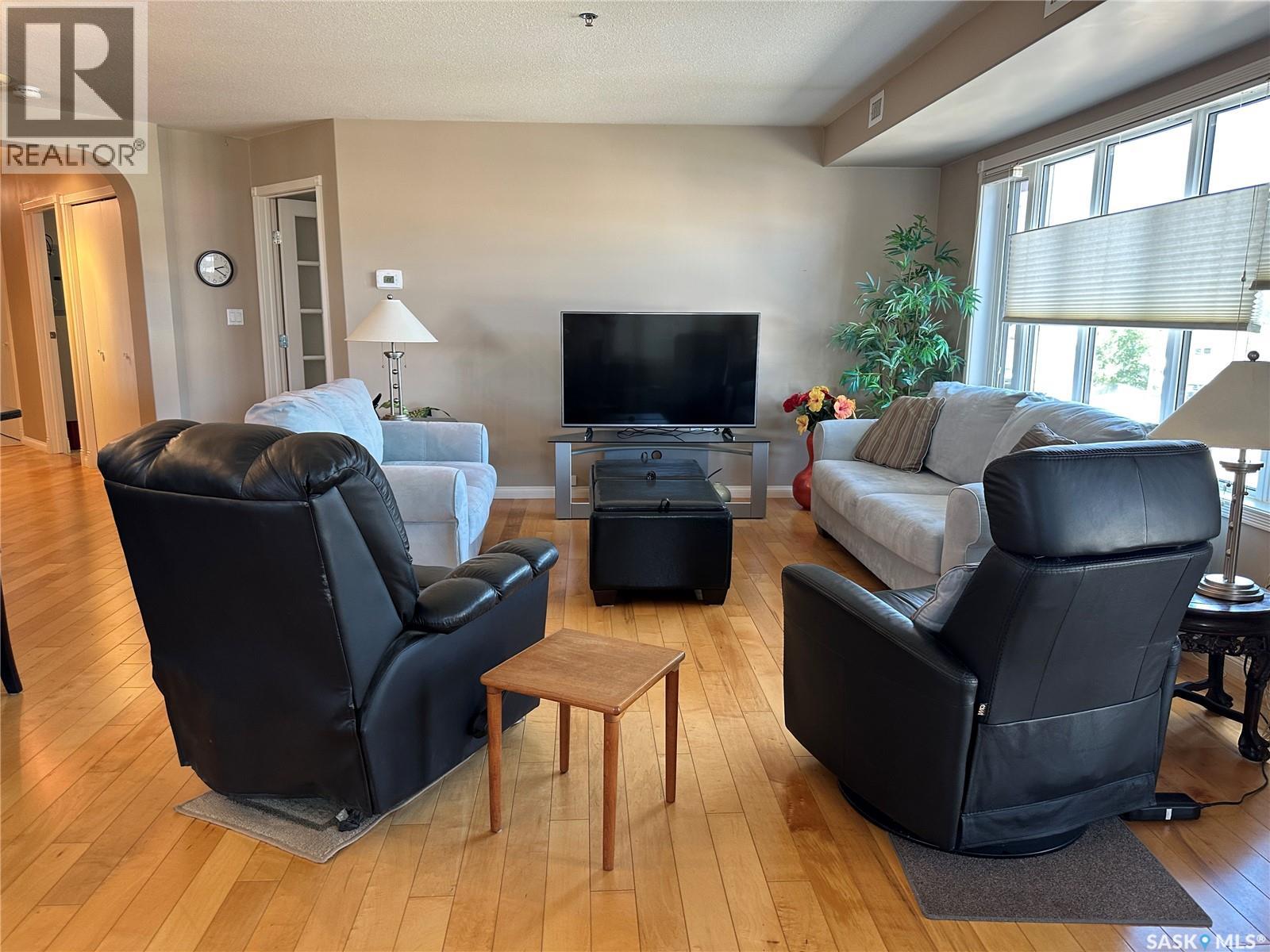 205 75 Souris Avenue, Weyburn, Saskatchewan  S4H 0C1 - Photo 5 - SK044626