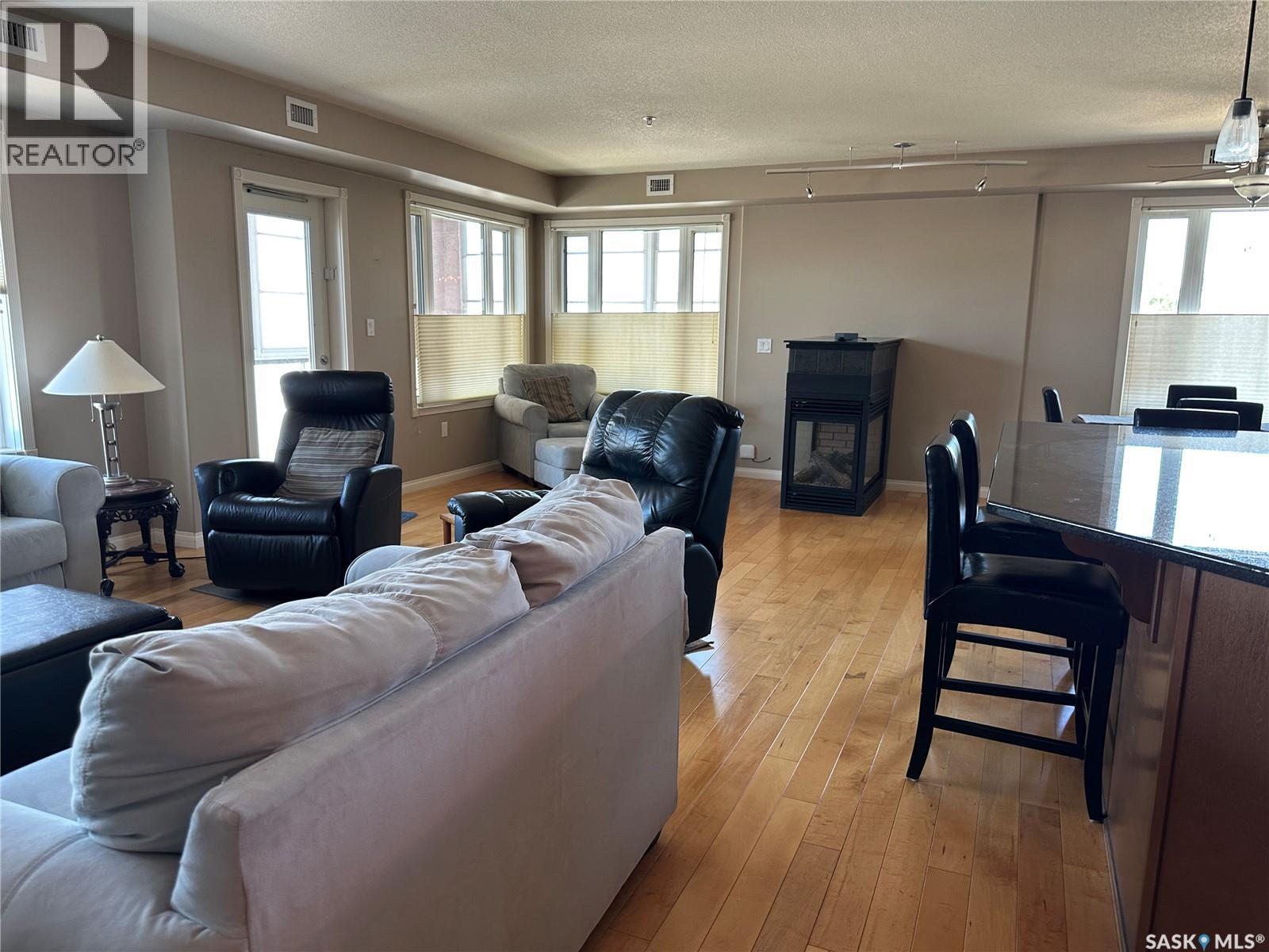 205 75 Souris Avenue, Weyburn, Saskatchewan  S4H 0C1 - Photo 6 - SK044626