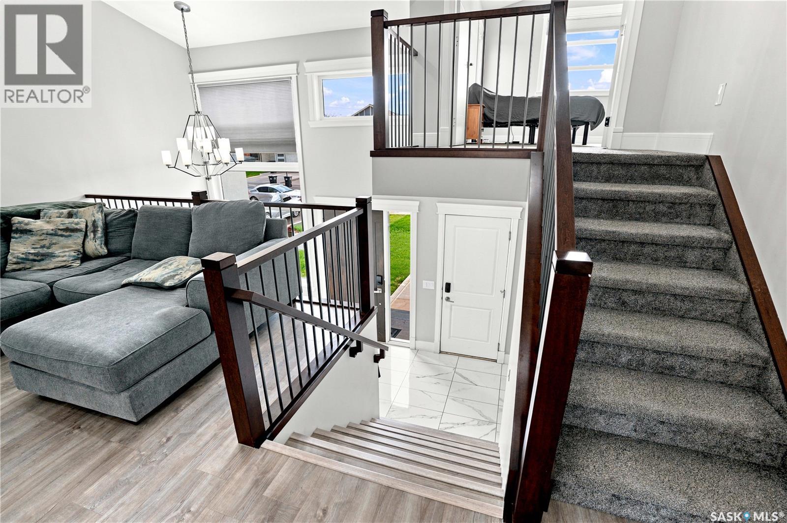 670 Fast Crescent, Saskatoon, Saskatchewan  S7W 0X1 - Photo 3 - SK044587
