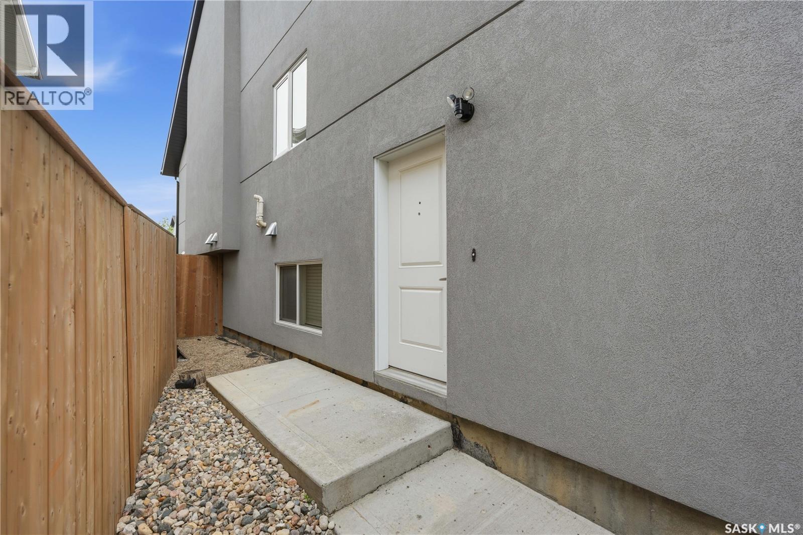 670 Fast Crescent, Saskatoon, Saskatchewan  S7W 0X1 - Photo 43 - SK044587