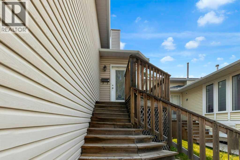127 Scenic Cove Circle NW, Calgary, Alberta  T3L 1M5 - Photo 2 - A2334863