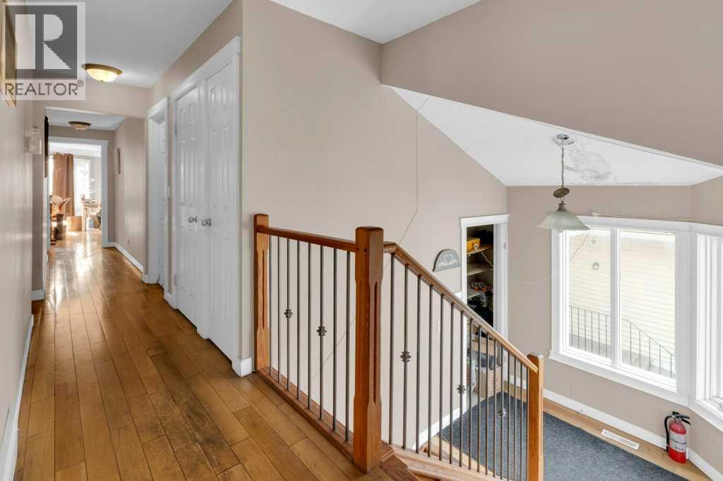 127 Scenic Cove Circle NW, Calgary, Alberta  T3L 1M5 - Photo 3 - A2334863