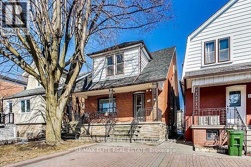 UPPER 299 ROBINA AVENUE E, Toronto, Ontario