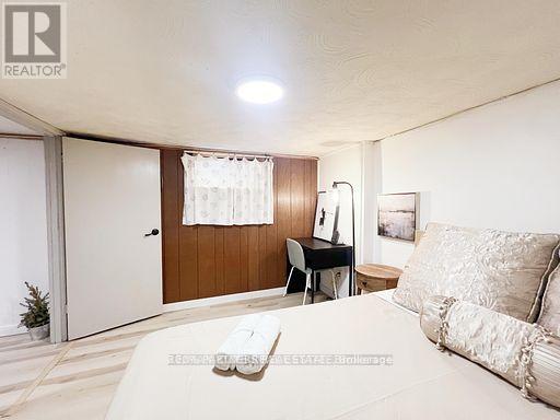 Upper 299 Robina Avenue E, Toronto, Ontario  M6C 3Z2 - Photo 9 - C13563530