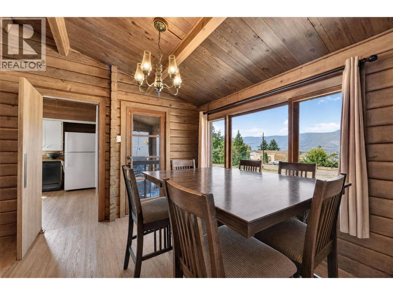 1260 16 Street NE, Salmon Arm, British Columbia  V1E 2V1 - Photo 11 - 10396903