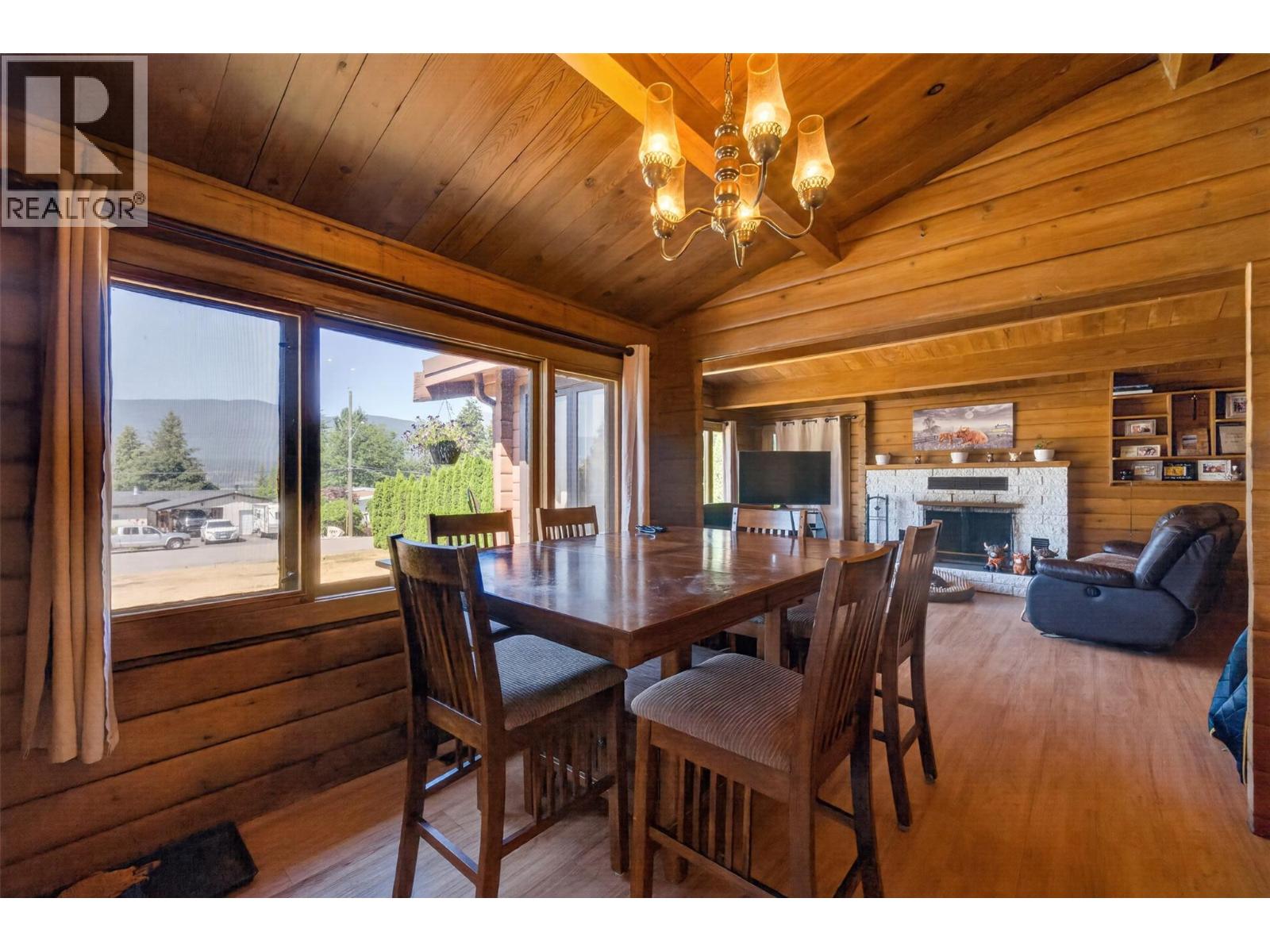 1260 16 Street NE, Salmon Arm, British Columbia  V1E 2V1 - Photo 12 - 10396903
