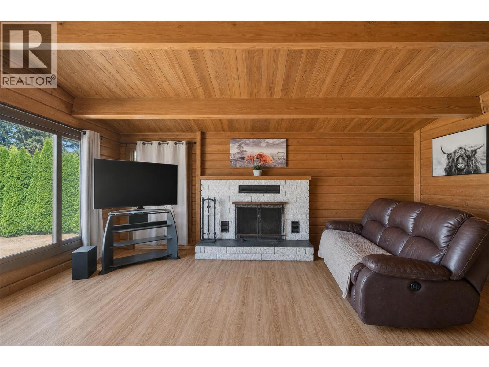 1260 16 Street NE, Salmon Arm, British Columbia  V1E 2V1 - Photo 7 - 10396903