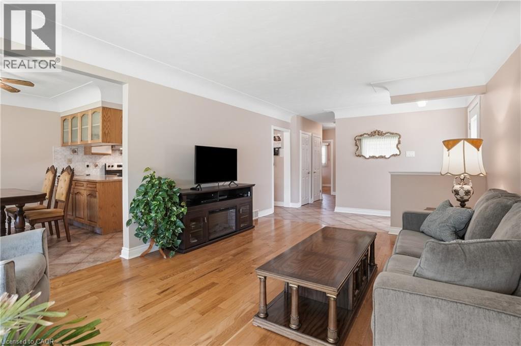 18 Pleasant Avenue, Stoney Creek, Ontario  L8G 2L2 - Photo 5 - 40843435