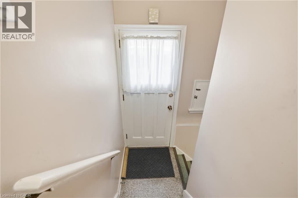 18 Pleasant Avenue, Stoney Creek, Ontario  L8G 2L2 - Photo 15 - 40843435