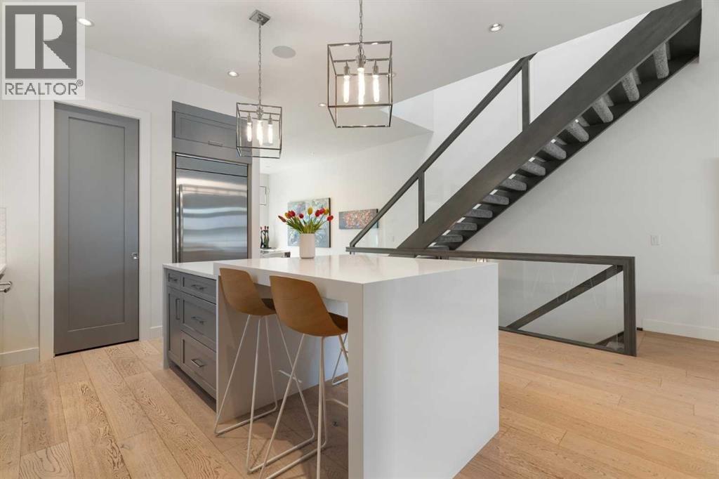 2014 48 Avenue SW, Calgary, Alberta  T2T 2T5 - Photo 4 - A2333496