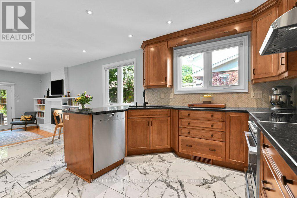 2401 Wyndale Crescent, Ottawa, Ontario  K1H 7A5 - Photo 11 - X13641950