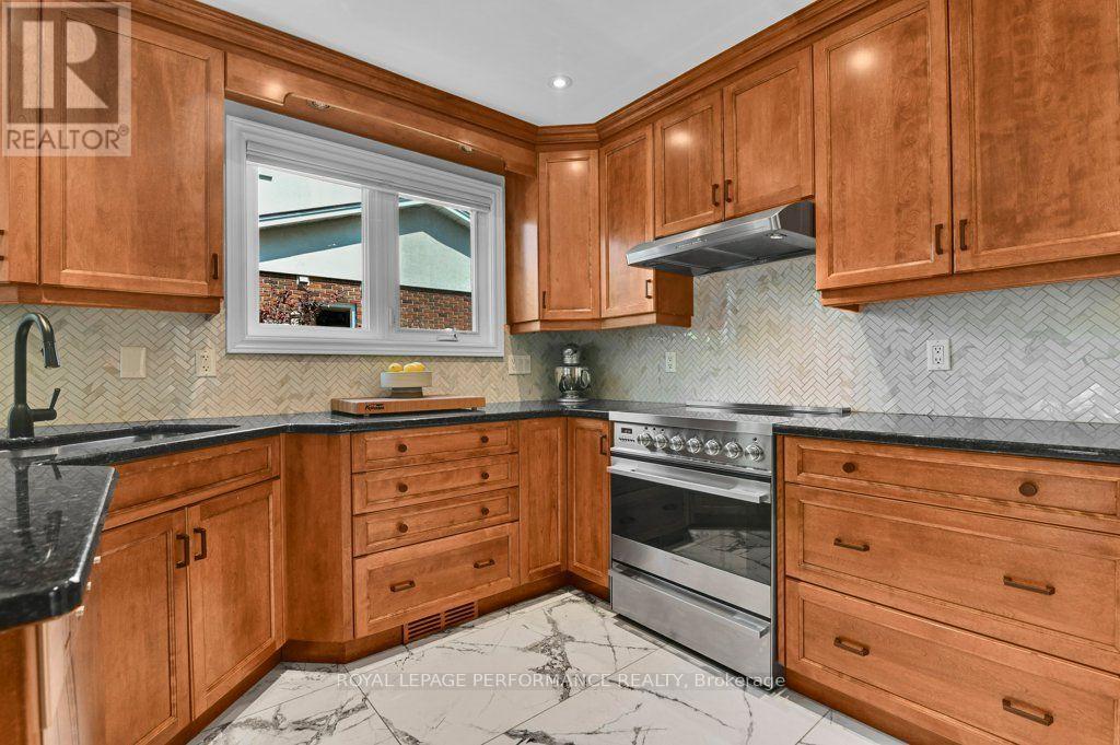2401 Wyndale Crescent, Ottawa, Ontario  K1H 7A5 - Photo 12 - X13641950
