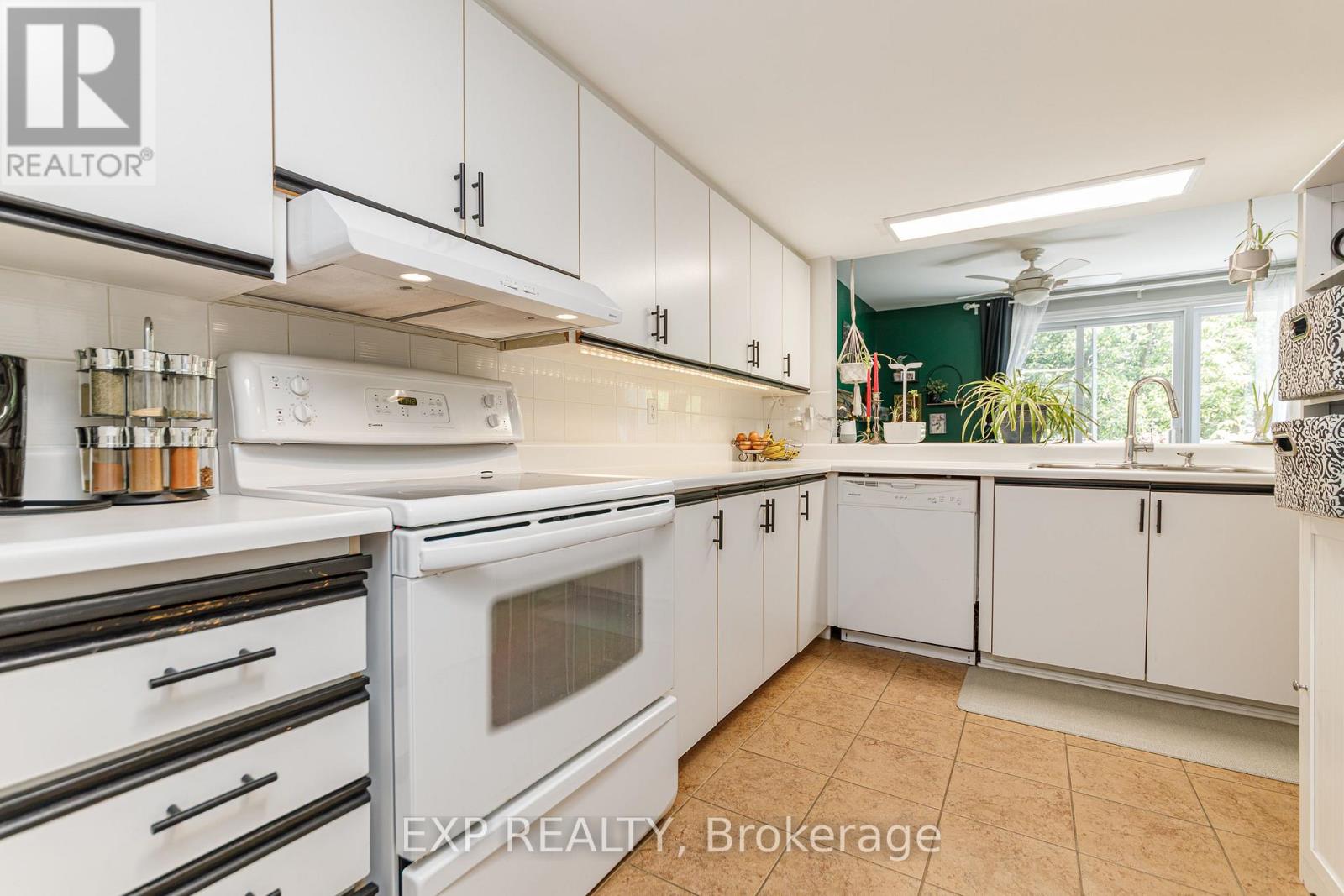 505 - 1589 St. Bernard Street, Ottawa, Ontario  K1T 3H9 - Photo 12 - X13641988