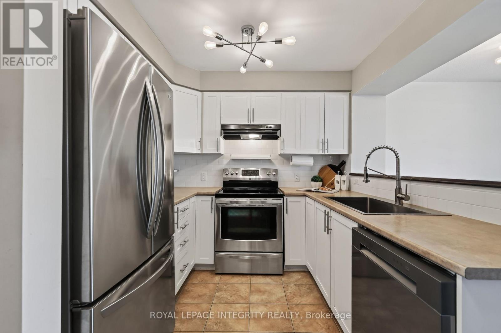 635 Reardon Private, Ottawa, Ontario  K1V 2K9 - Photo 5 - X13642106