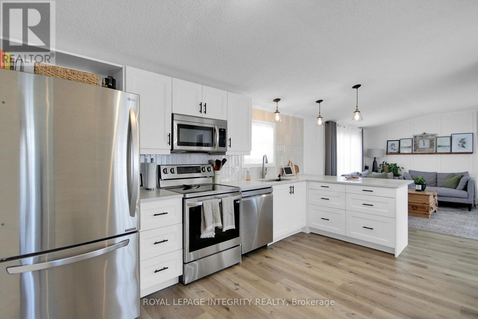 6727 Chris Tierney Private, Ottawa, Ontario  K4P 1H4 - Photo 4 - X13642156