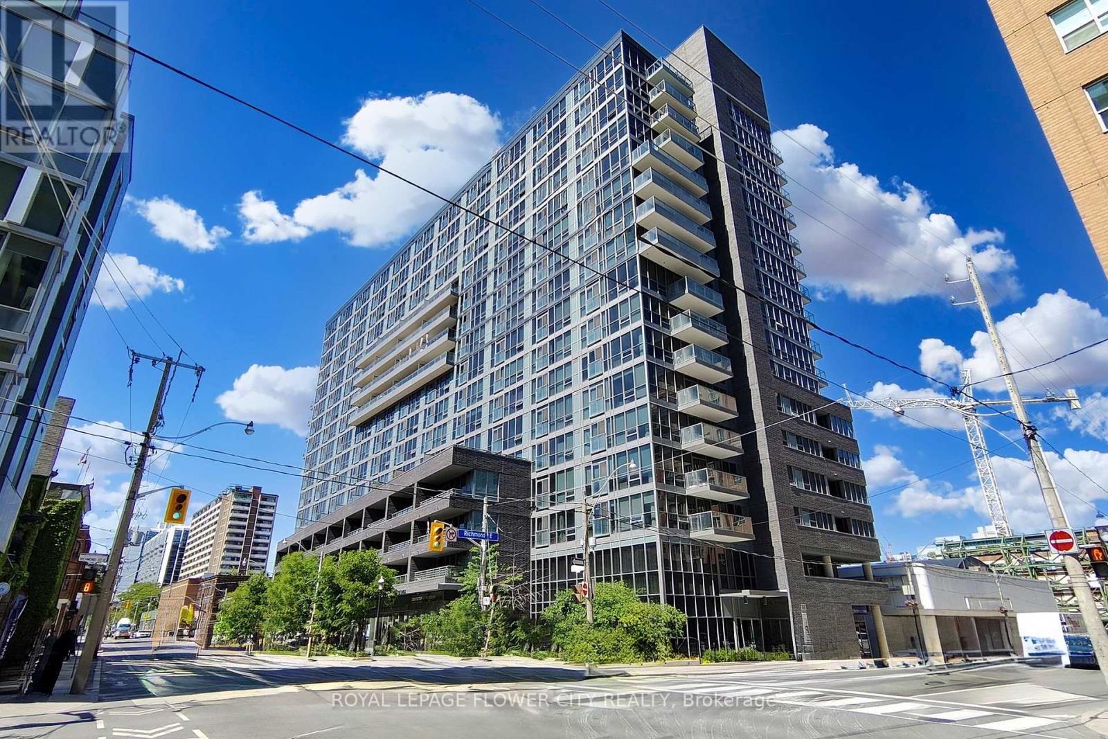 104 - 320 Richmond Street, Toronto (Moss Park), Ontario  M5A 2R3 - Photo 1 - C13642162
