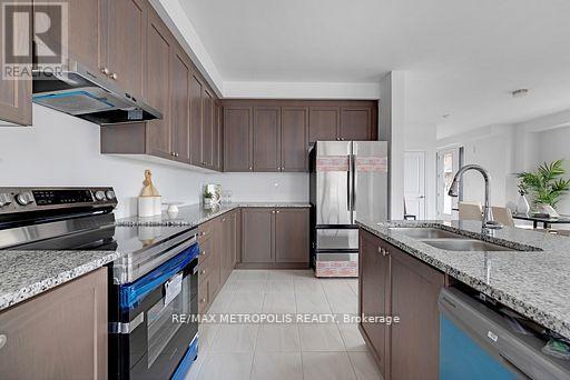 2048 Chris Mason Street, Oshawa, Ontario  L1L 0S5 - Photo 19 - E13642022