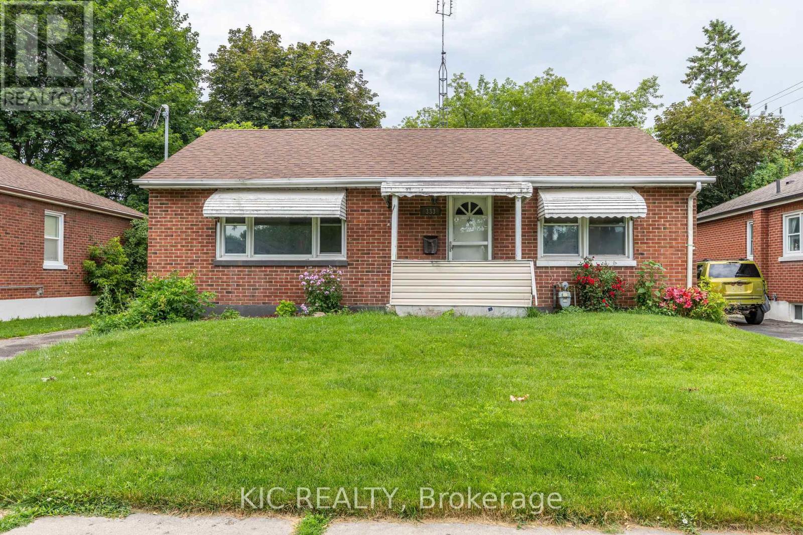 333 Cadillac Avenue S, Oshawa, Ontario  L1H 5Z9 - Photo 1 - E13642078