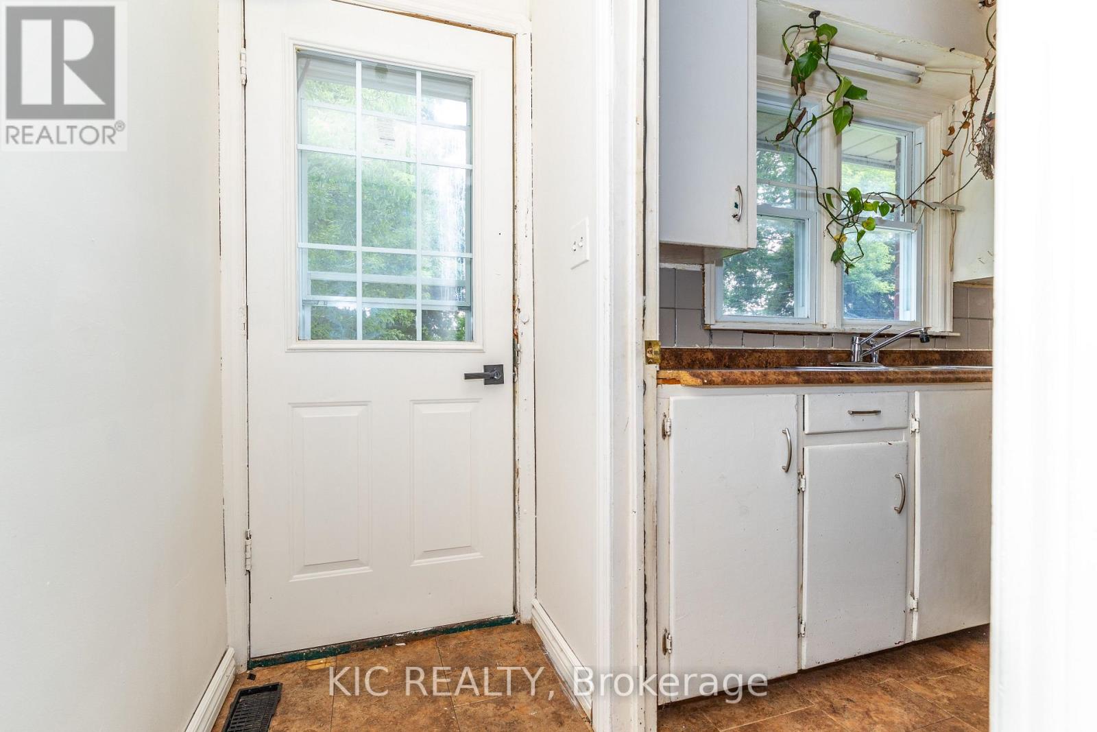 333 Cadillac Avenue S, Oshawa, Ontario  L1H 5Z9 - Photo 8 - E13642078