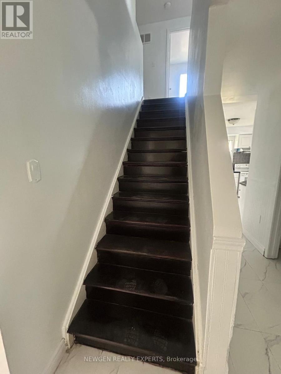 264 John Tabor Trail, Toronto, Ontario  M1B 2R7 - Photo 2 - E13642166