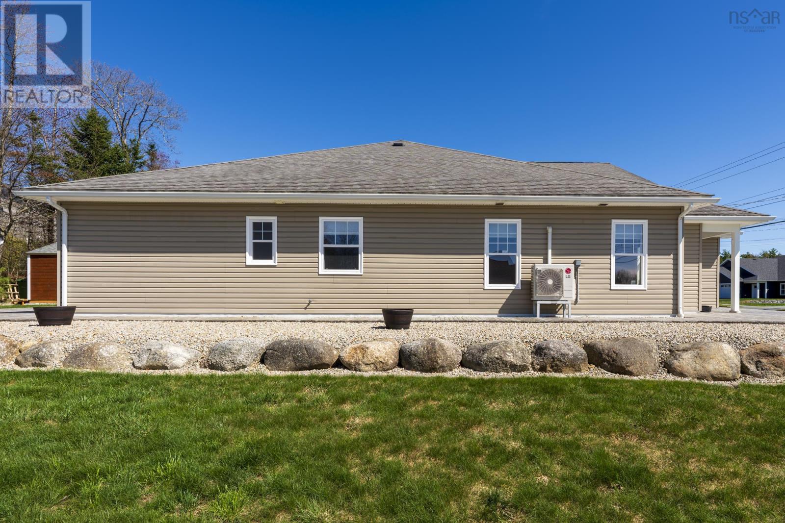 376 Glen Allan Drive, Bridgewater, Nova Scotia  B4V 0A9 - Photo 4 - 202611314
