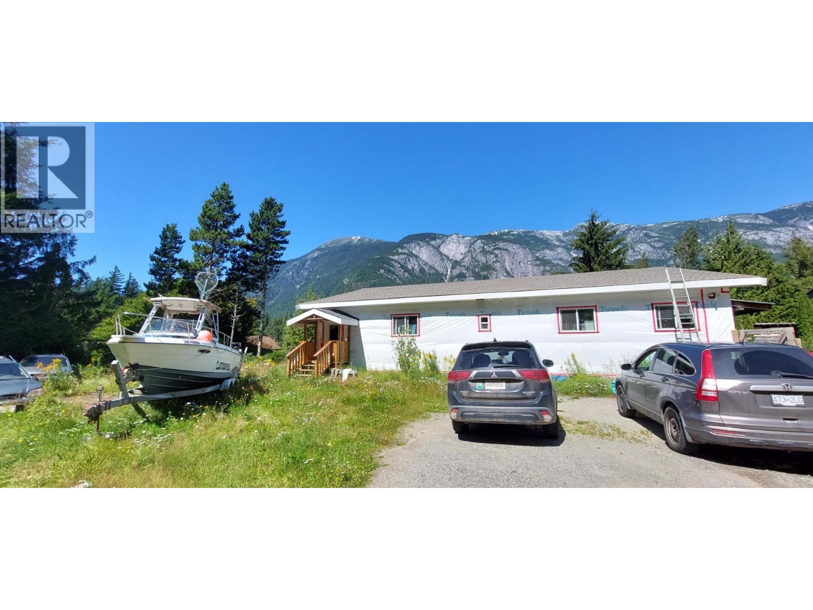1276 Mackenzie Highway, Bella Coola, British Columbia  V0T 1C0 - Photo 2 - R3152792