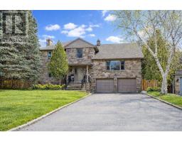 19 LOWER LINKS ROAD, Toronto, Ontario