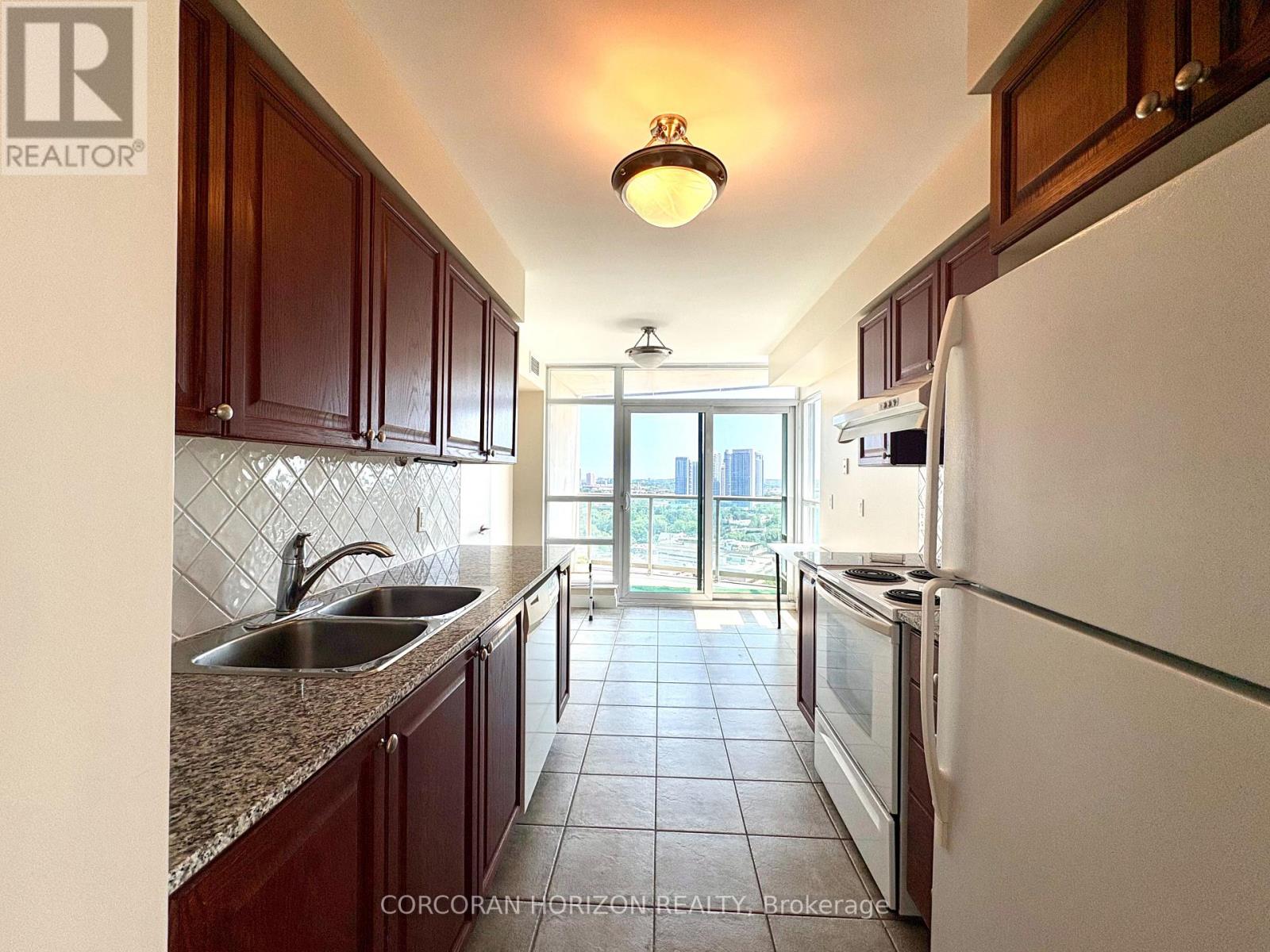 2518 - 238 Bonis Avenue, Toronto, Ontario  M1T 3W7 - Photo 11 - E13640840