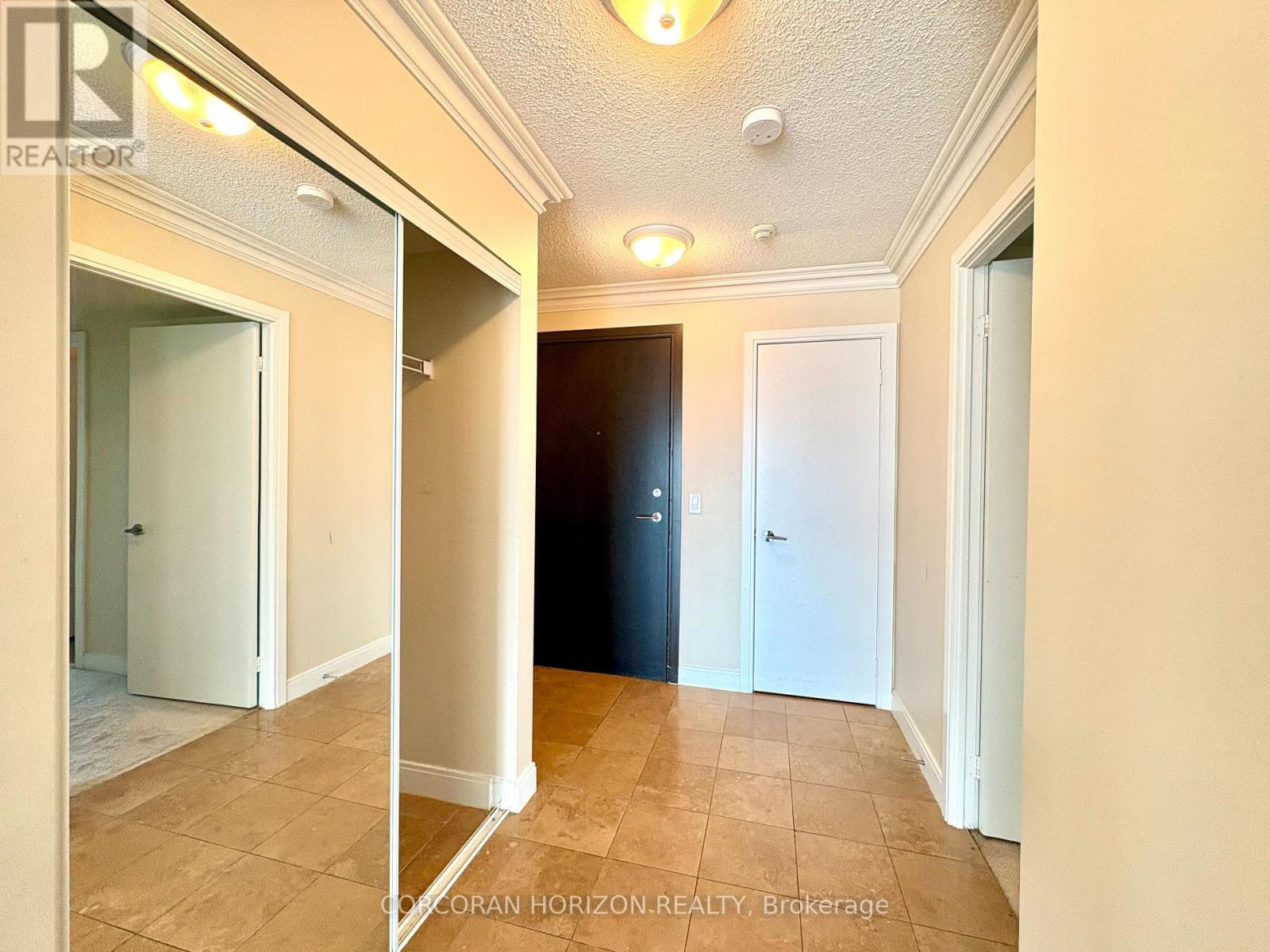 2518 - 238 Bonis Avenue, Toronto, Ontario  M1T 3W7 - Photo 4 - E13640840