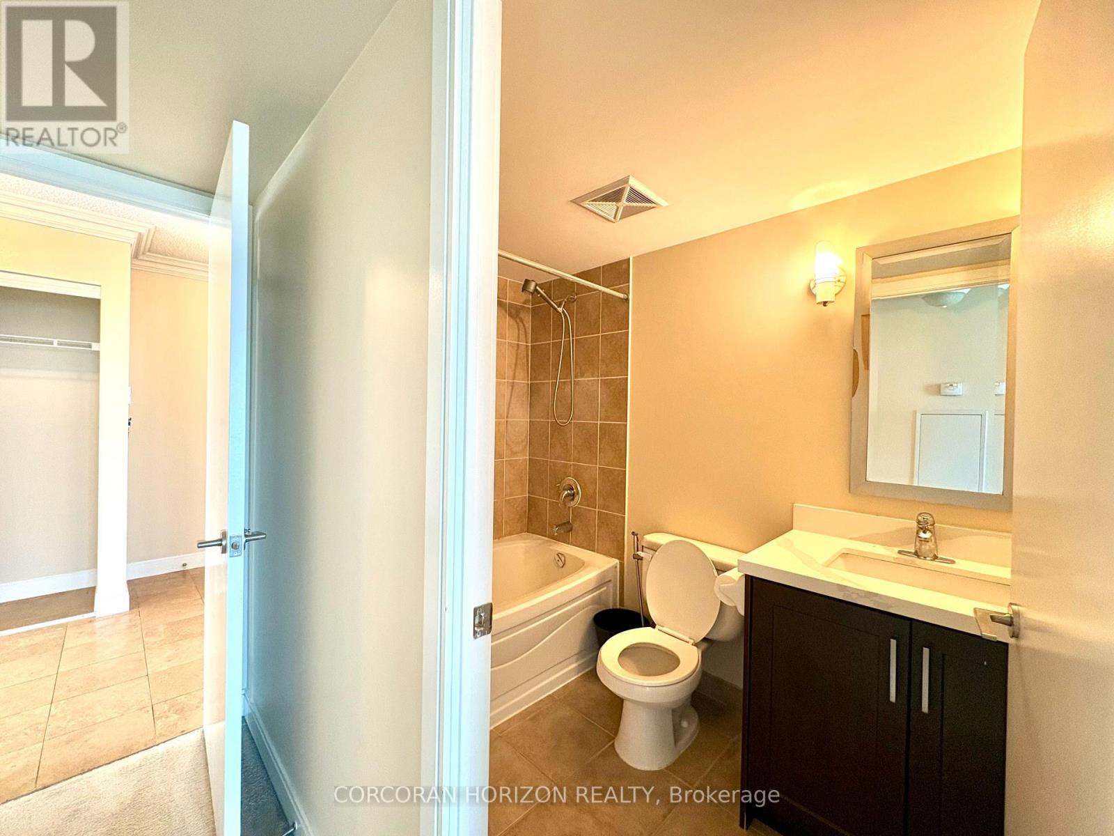 2518 - 238 Bonis Avenue, Toronto, Ontario  M1T 3W7 - Photo 13 - E13640840