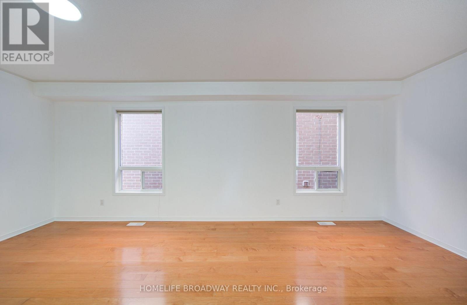 16 Raymond Bartlett Avenue, Markham, Ontario  L3R 5H7 - Photo 15 - N13629532