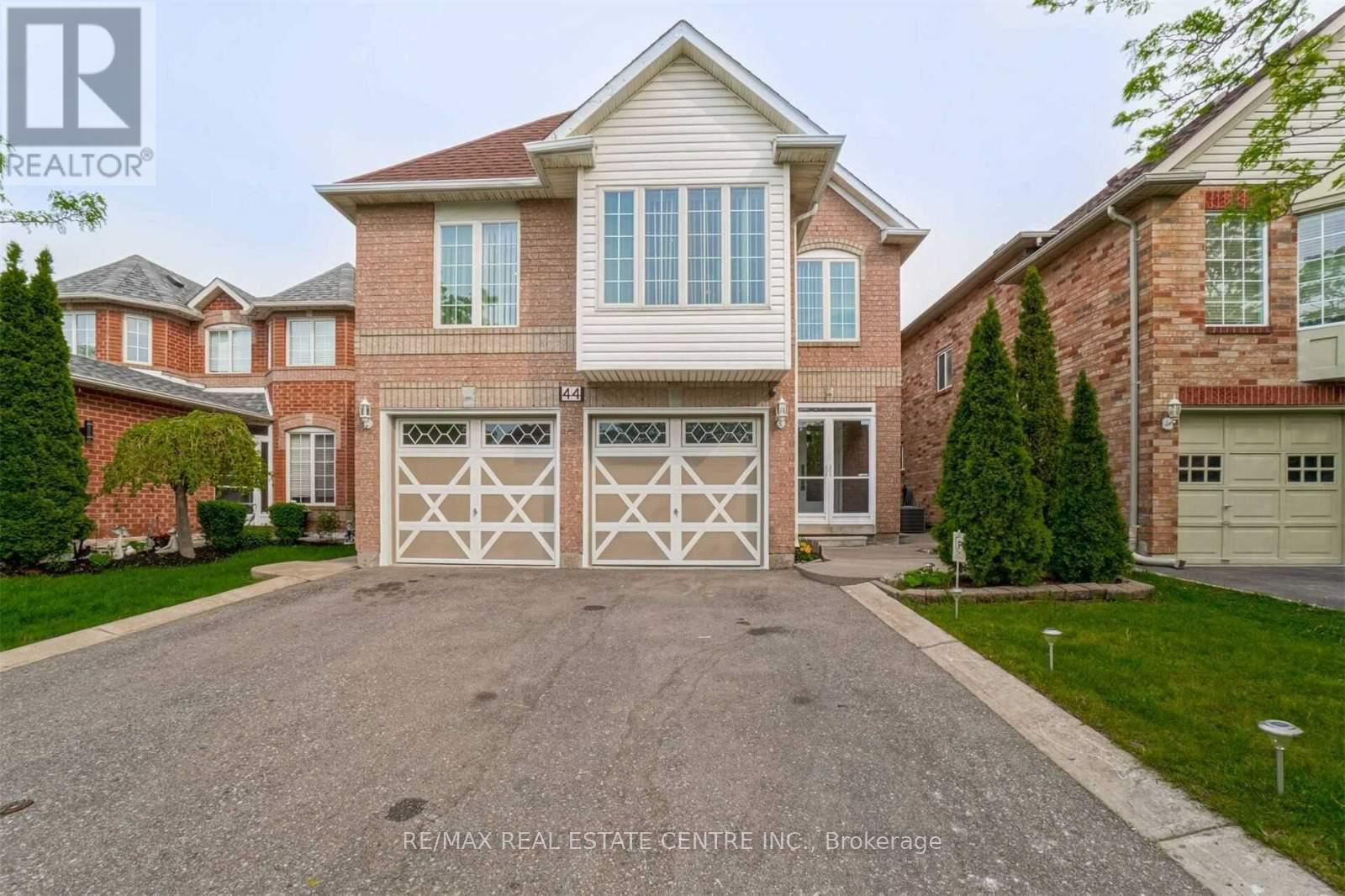 44 PEBBLESTONE CIRCLE, Brampton, Ontario